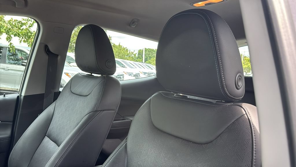 Used 2023 Chevrolet Bolt LT w/ Infotainment Package FWD image 25