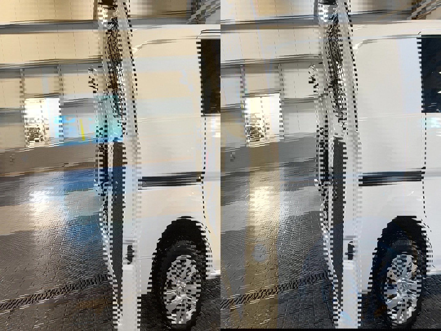 Used 2021 Nissan NV200 SV w/ Sliding Door Glass Package image 19