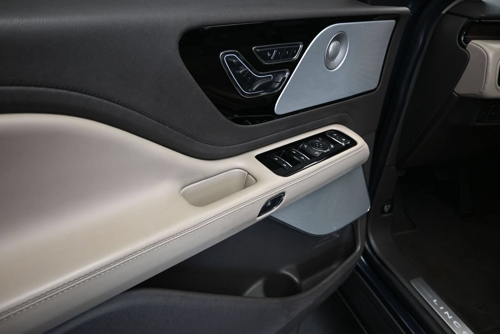 Used 2022 Lincoln Aviator Reserve w/ Equipment Group 201A RWD image 11