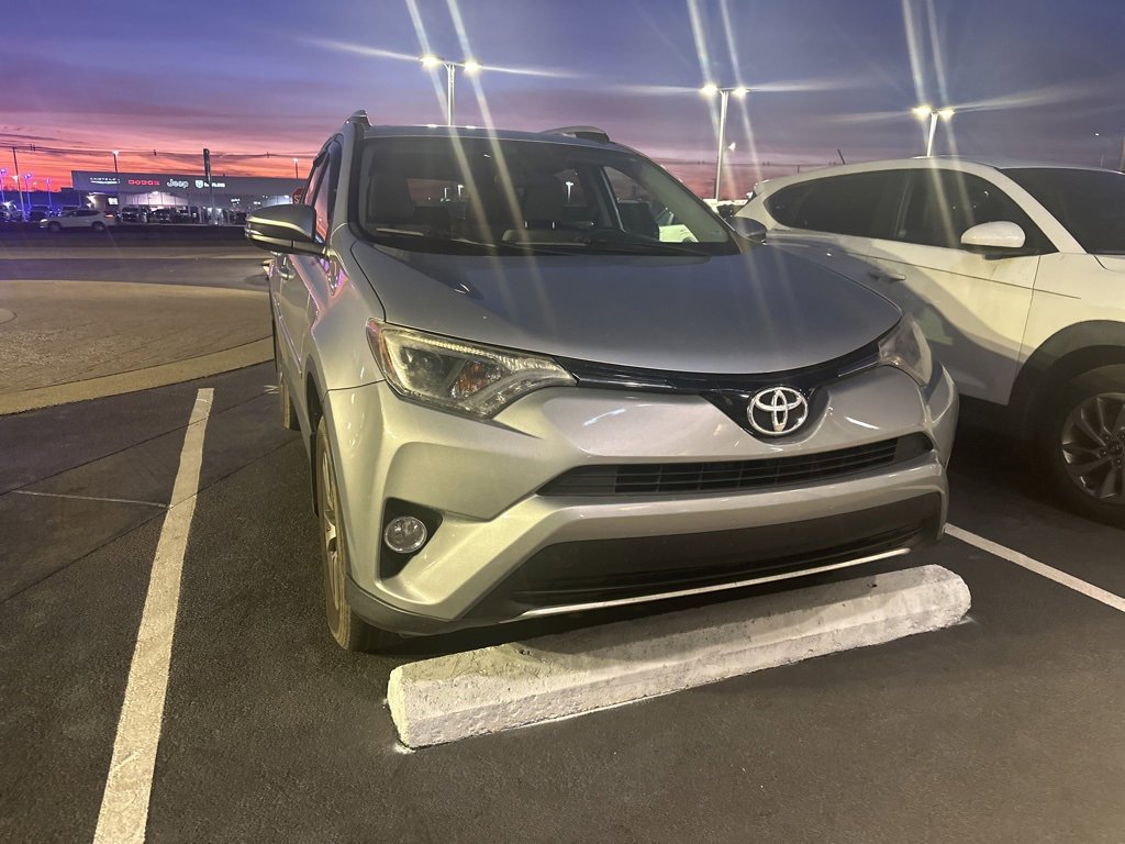 Used 2016 Toyota RAV4 XLE image 1