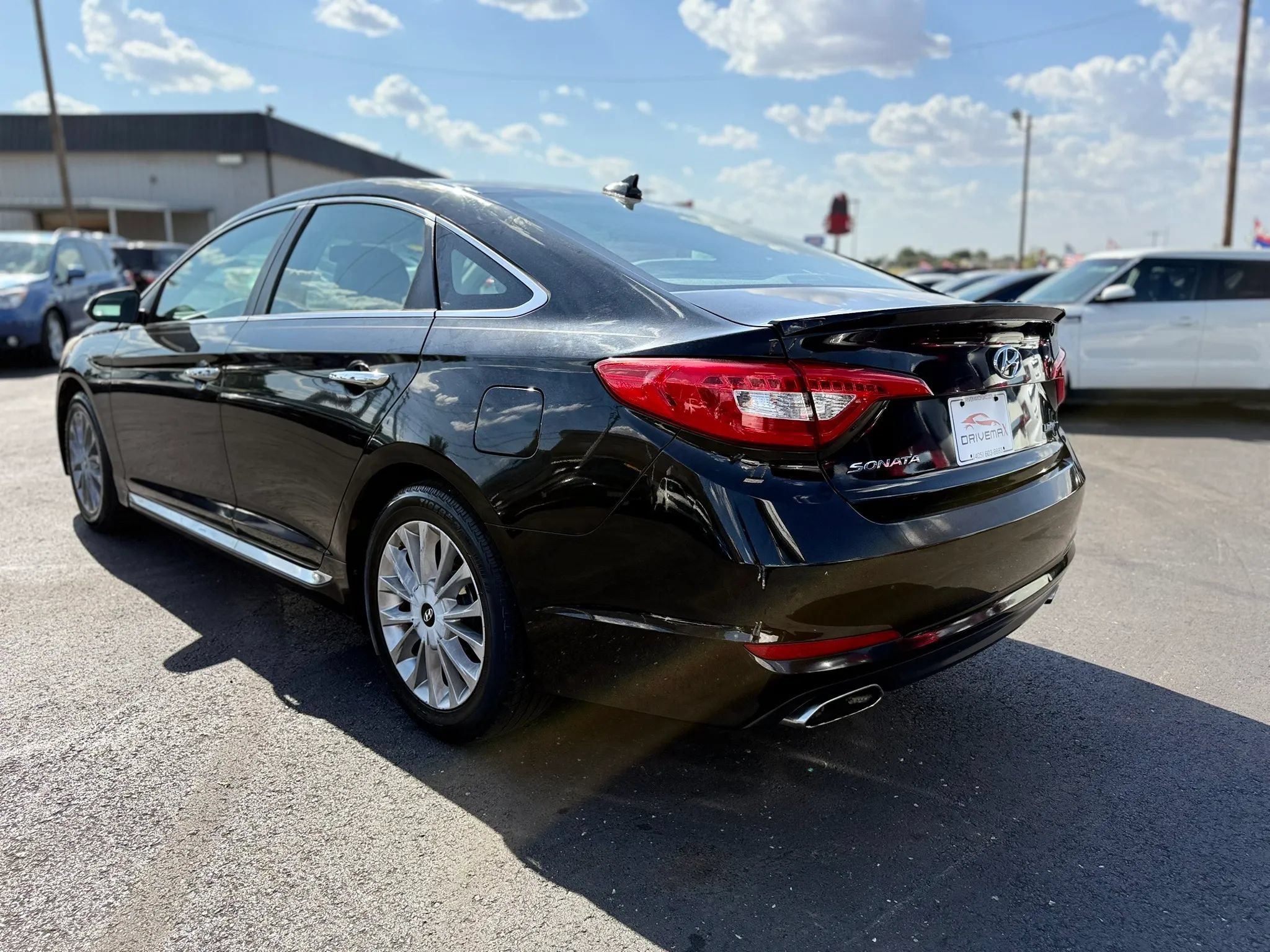 Used 2015 Hyundai Sonata Limited w/ Cargo Package FWD image 5