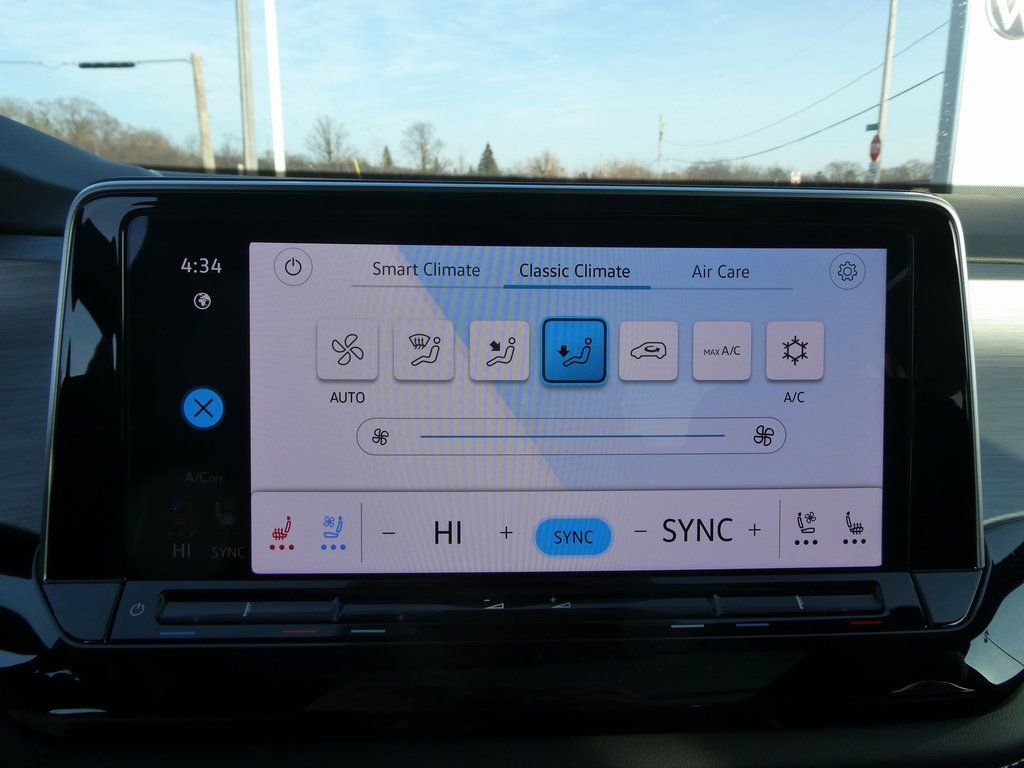 New 2026 Volkswagen Atlas Cross Sport SE image 11