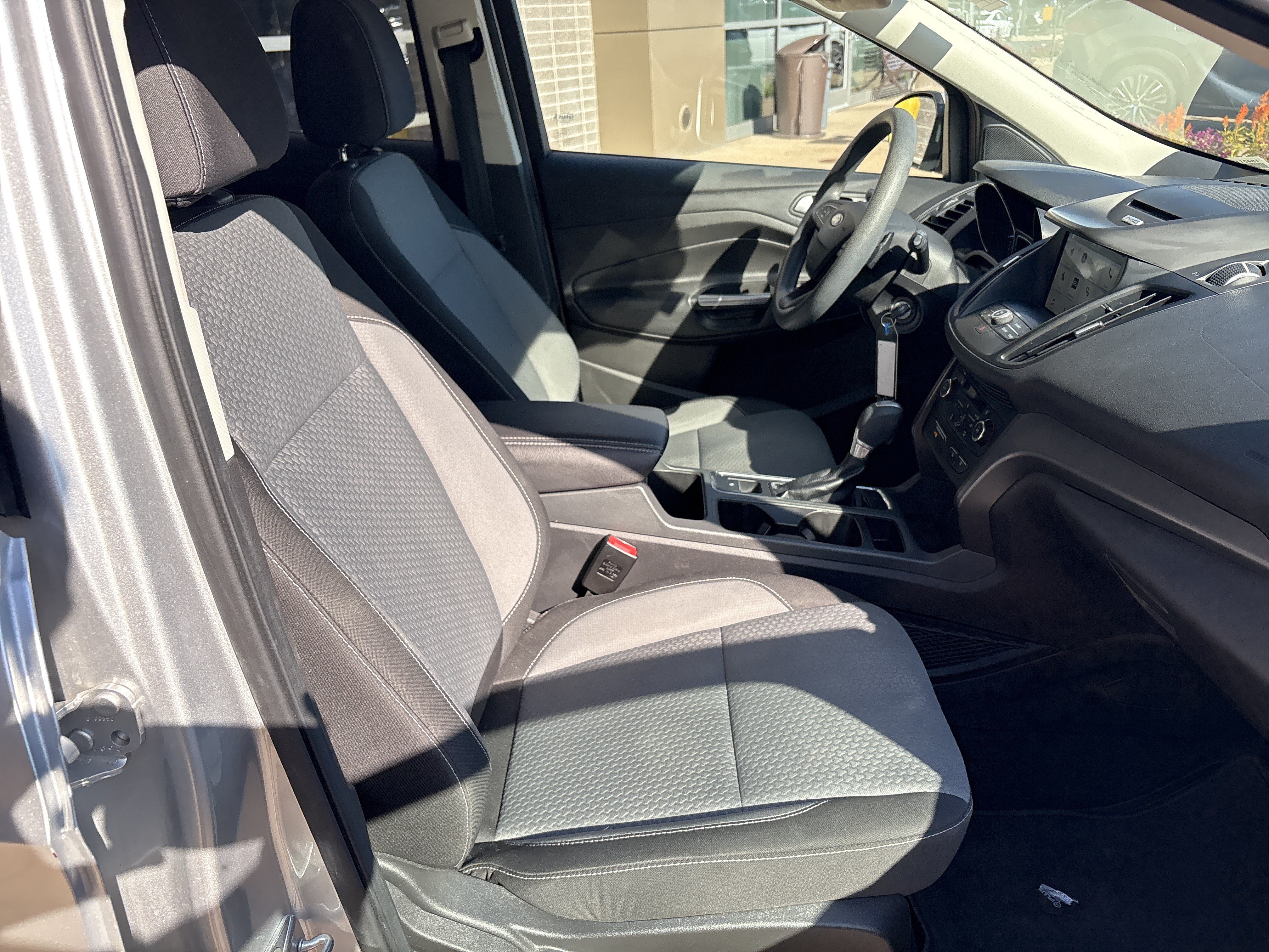 Used 2017 Ford Escape SE w/ Equipment Group 201A AWD/4WD image 31