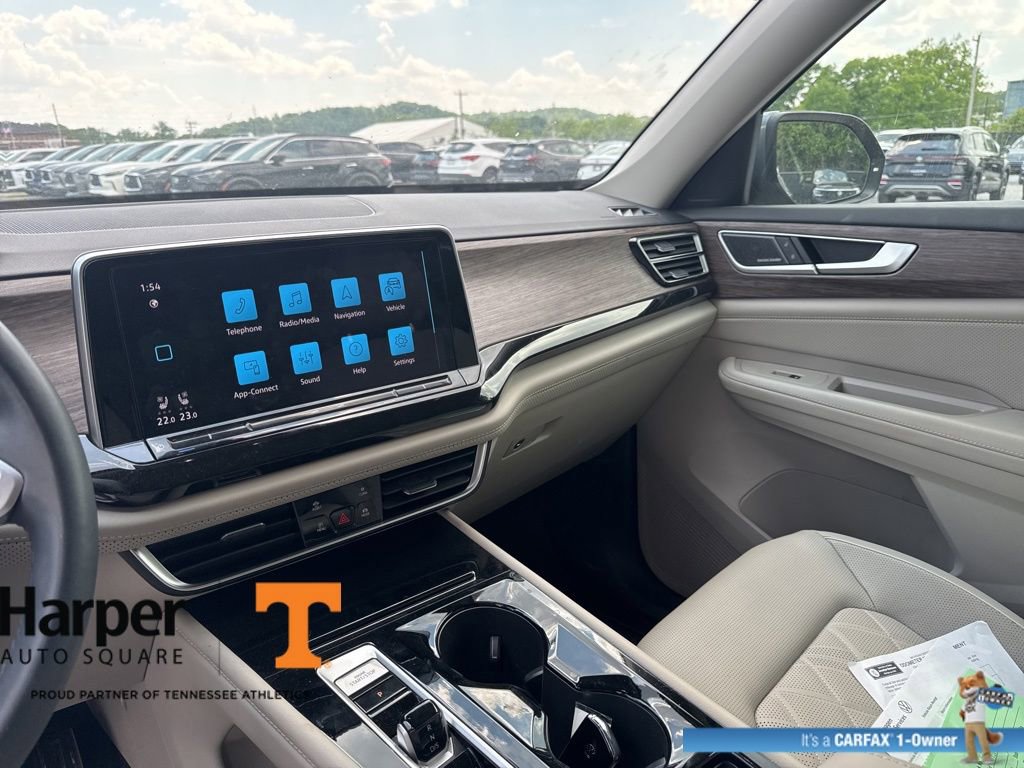 Used 2025 Volkswagen Atlas SEL Premium R-Line AWD/4WD image 16