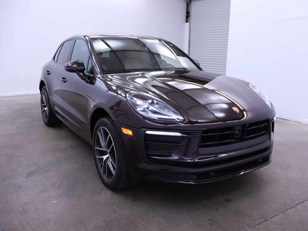 Used 2024 Porsche Macan AWD/4WD image 9