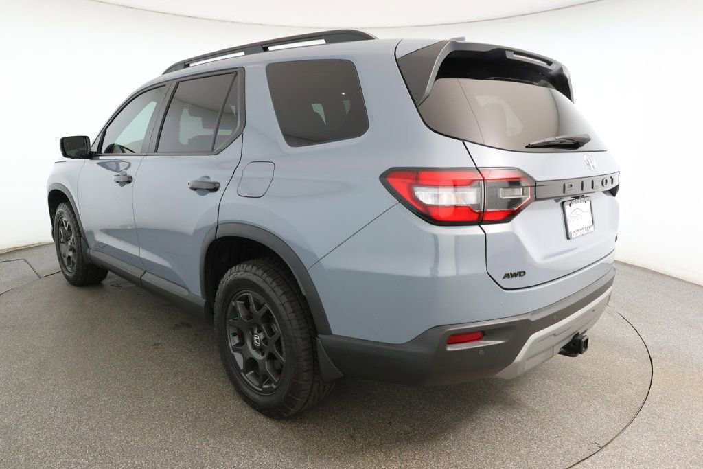 Used 2025 Honda Pilot TrailSport image 6