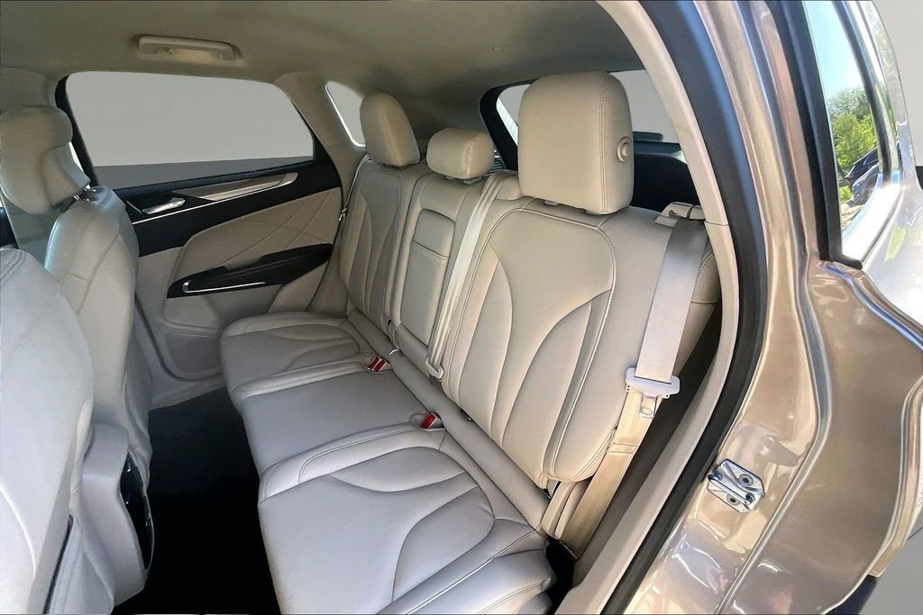 Used 2019 Lincoln MKC Premiere FWD image 22