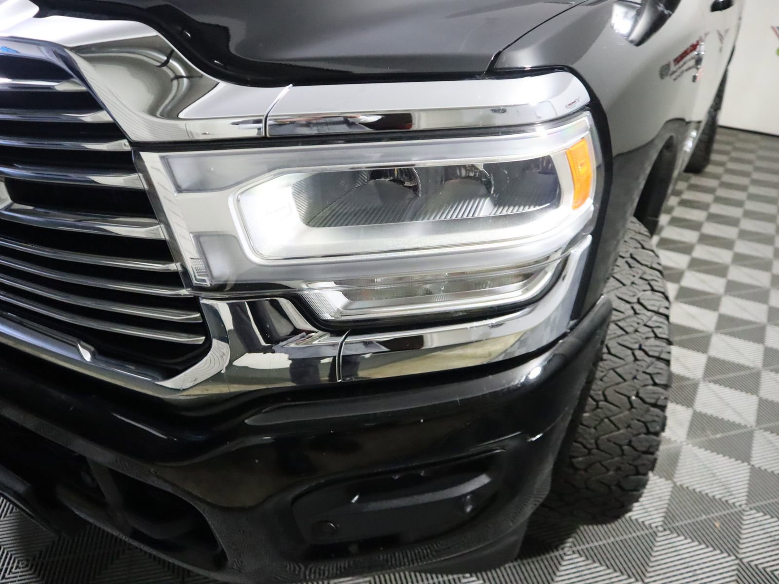 Used 2024 RAM 2500 Laramie image 22