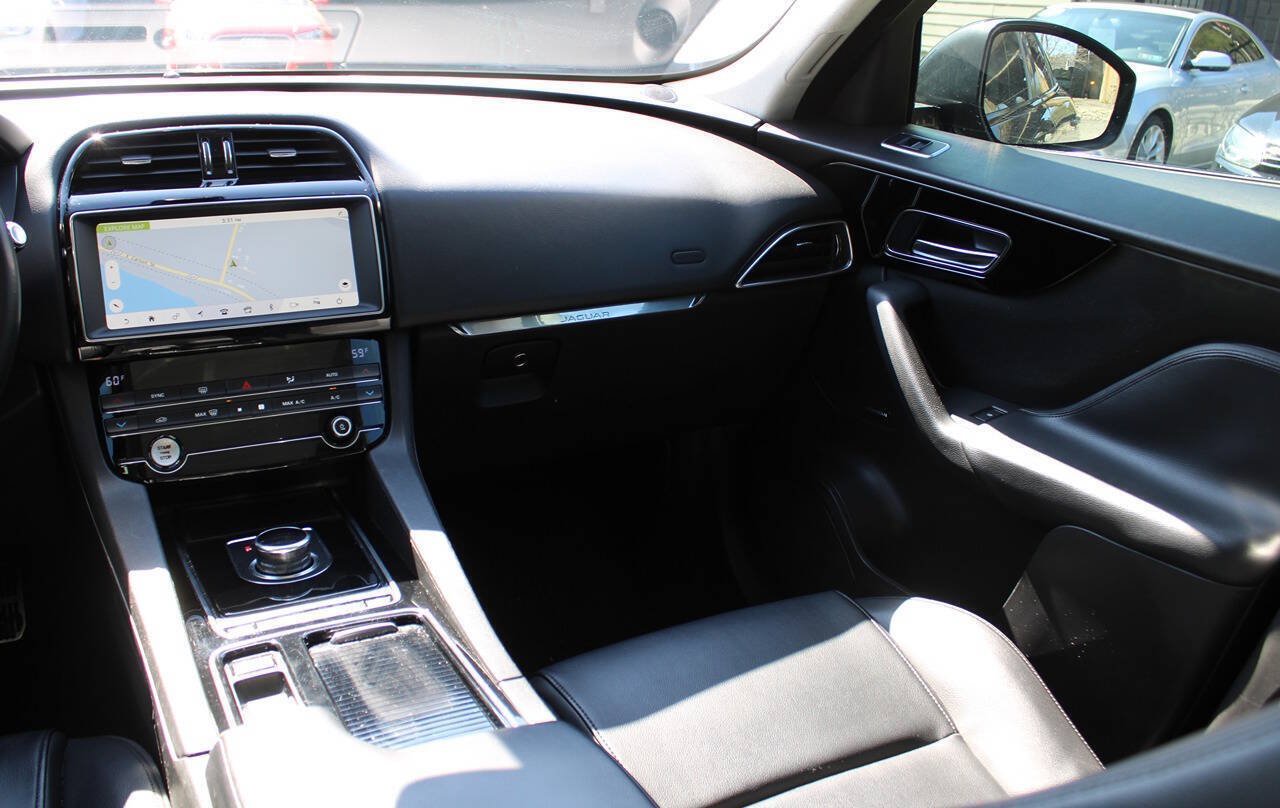Used 2019 Jaguar F-PACE Premium AWD/4WD image 16