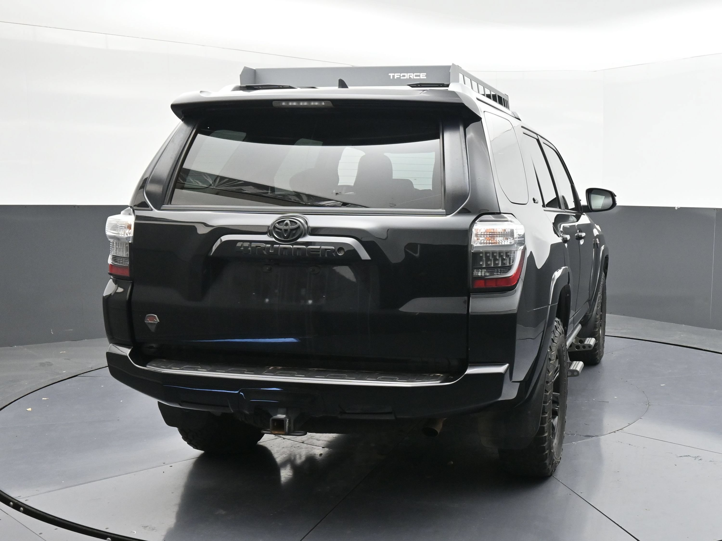 Used 2017 Toyota 4Runner SR5 AWD/4WD image 8