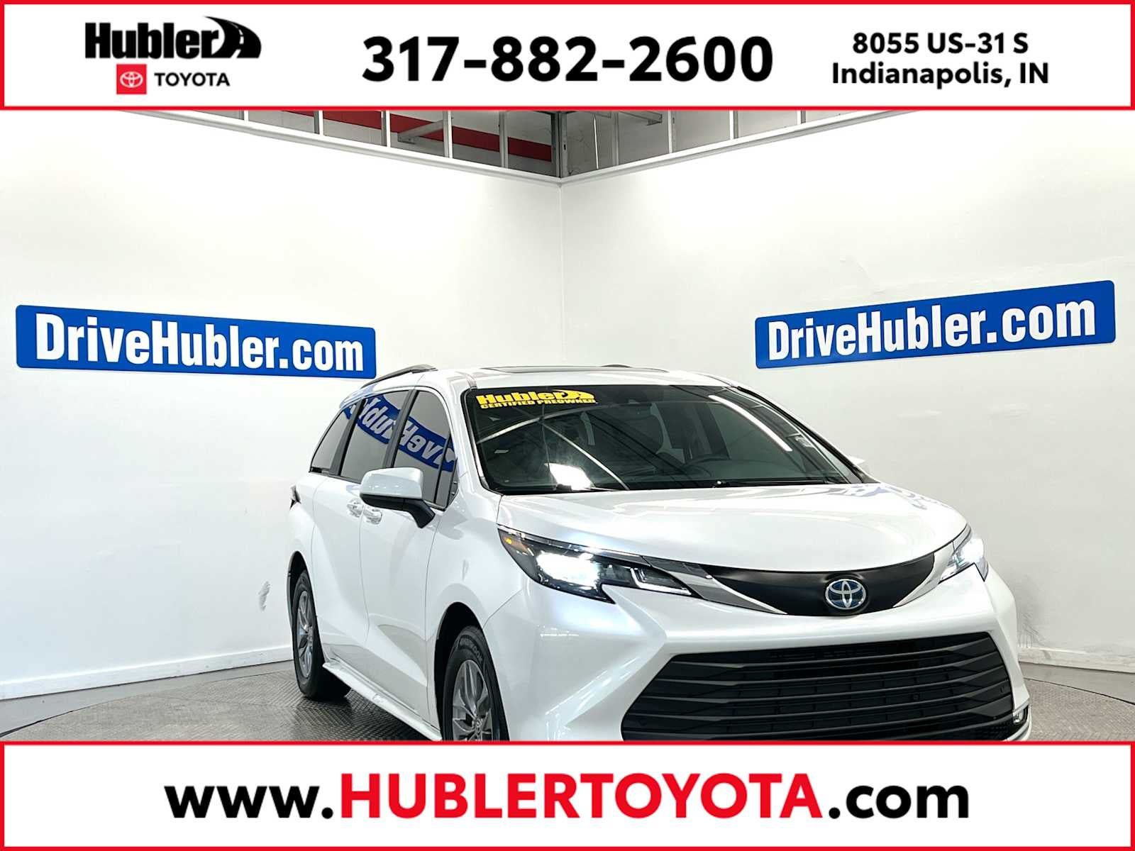 Used 2024 Toyota Sienna XLE FWD image 1