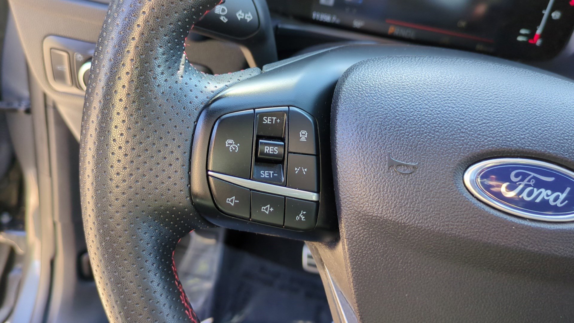 Used 2023 Ford Escape ST-Line w/ Tech Pack #1 image 18