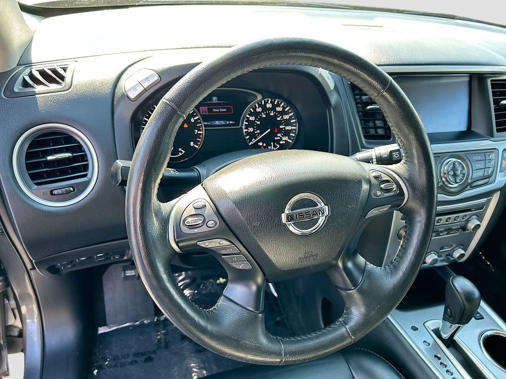 Used 2019 Nissan Pathfinder FWD image 11