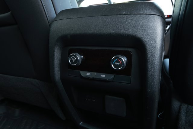 Used 2024 Chevrolet Traverse Z71 image 30