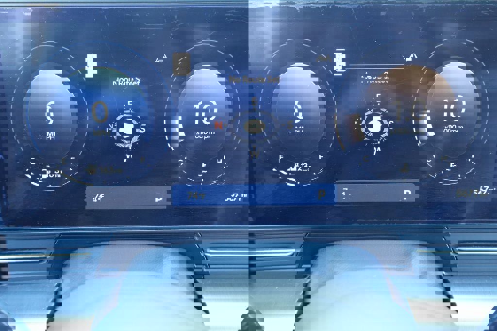 Used 2025 Hyundai Kona SEL image 11