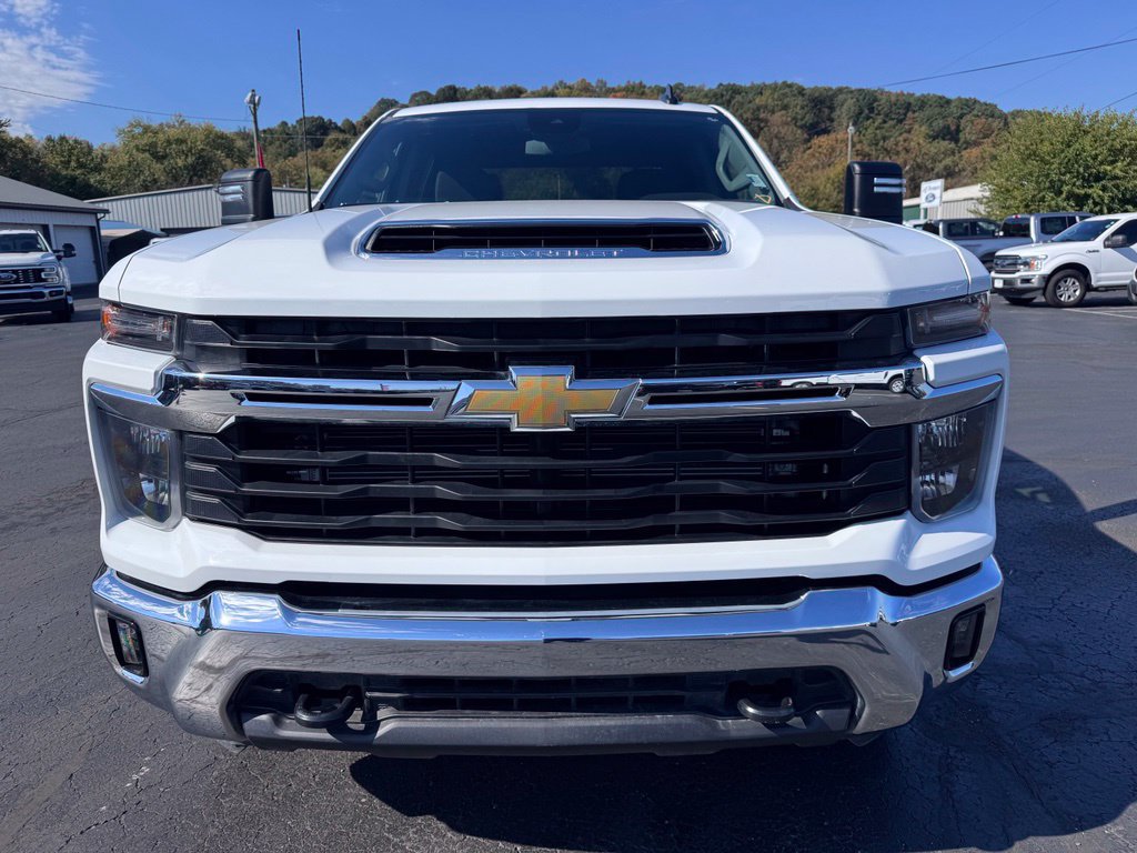 Used 2026 Chevrolet Silverado 2500 LT AWD/4WD image 5