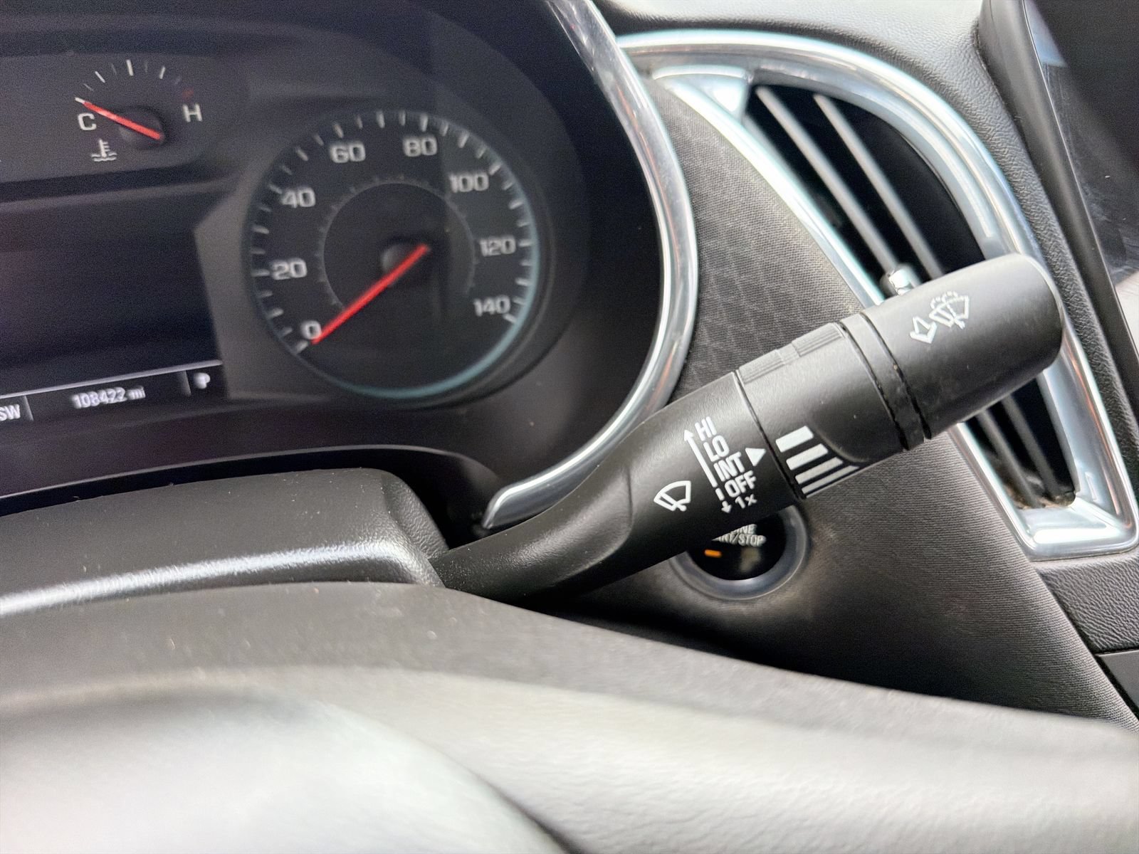 Used 2020 Chevrolet Malibu LT FWD image 28