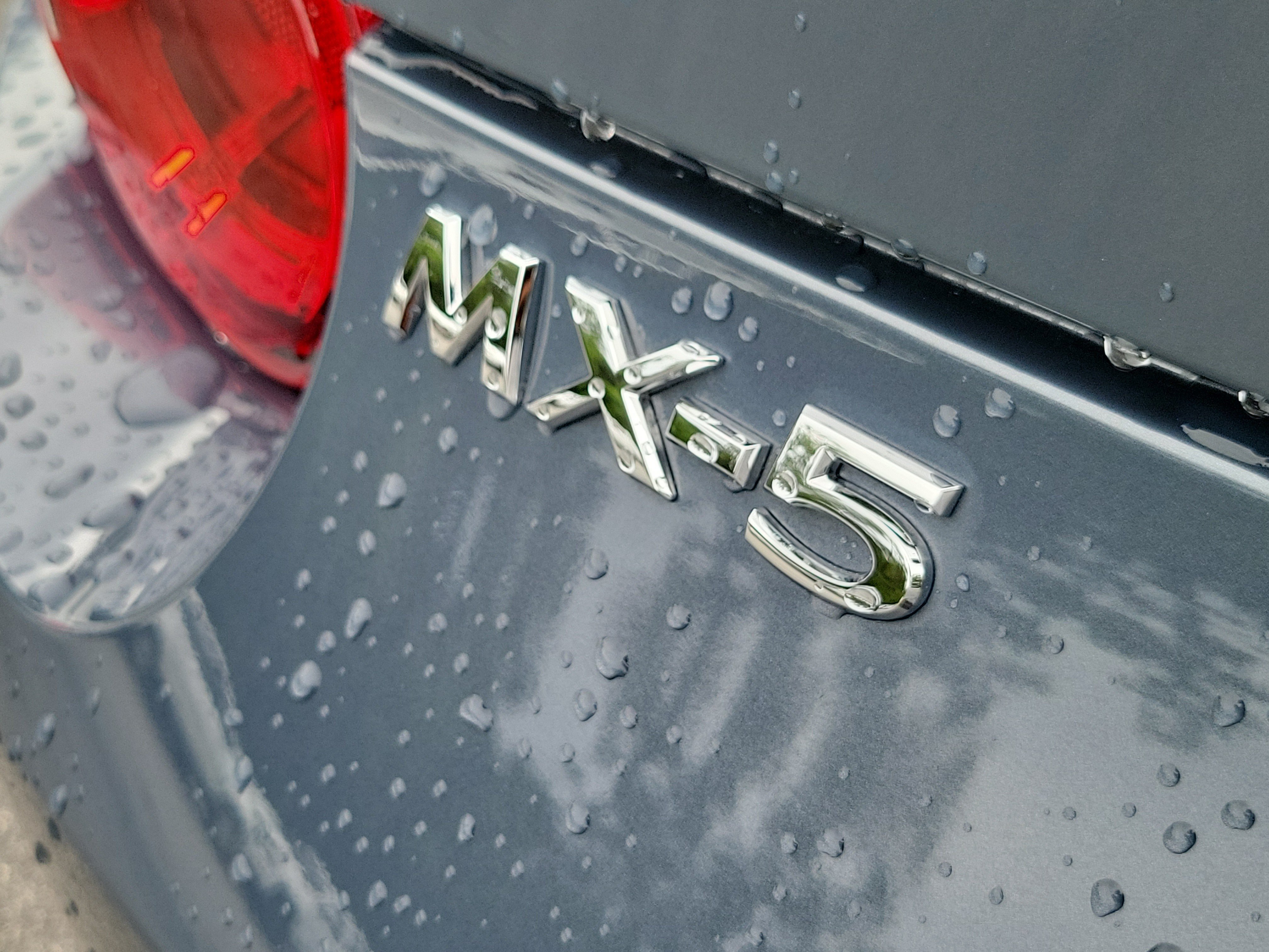 Used 2021 MAZDA MX-5 Miata RF Grand Touring RWD image 7