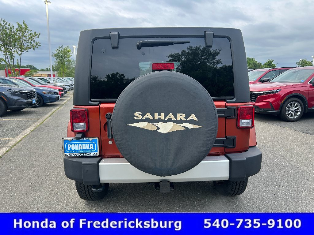 Used 2014 Jeep Wrangler Unlimited Sahara w/ Connectivity Group AWD/4WD image 5