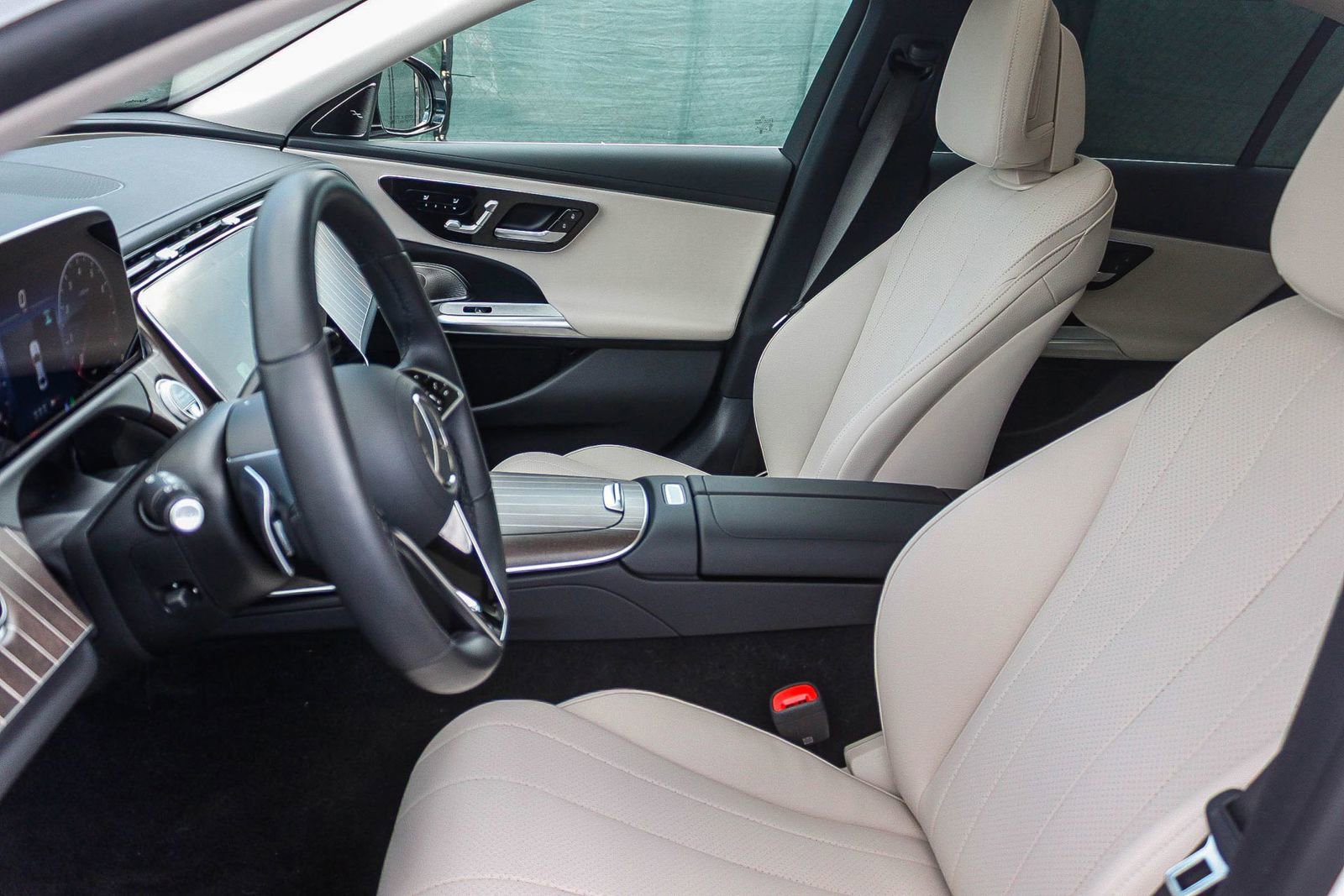 Used 2024 Mercedes-Benz E 450 4MATIC Sedan image 16