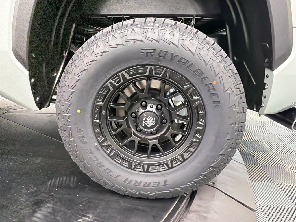 New 2026 Toyota Tundra SR5 w/ SR5 Convenience Package AWD/4WD image 15