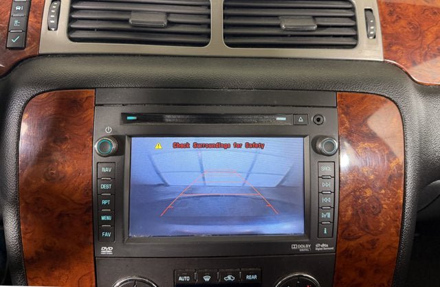 Used 2014 Chevrolet Suburban LT RWD image 14