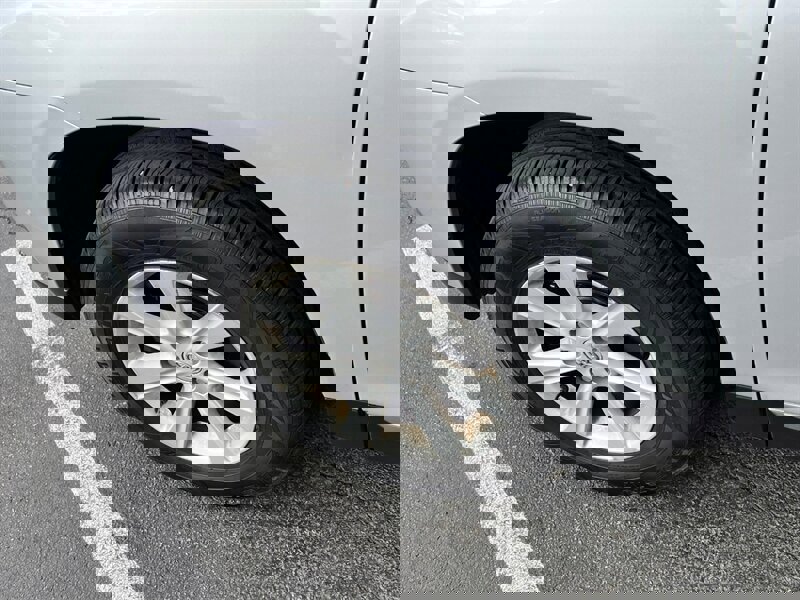 Used 2011 Toyota Highlander SE image 13