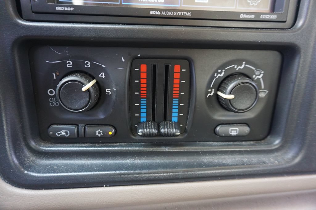 Used 2004 Chevrolet Silverado 2500 LS RWD image 10