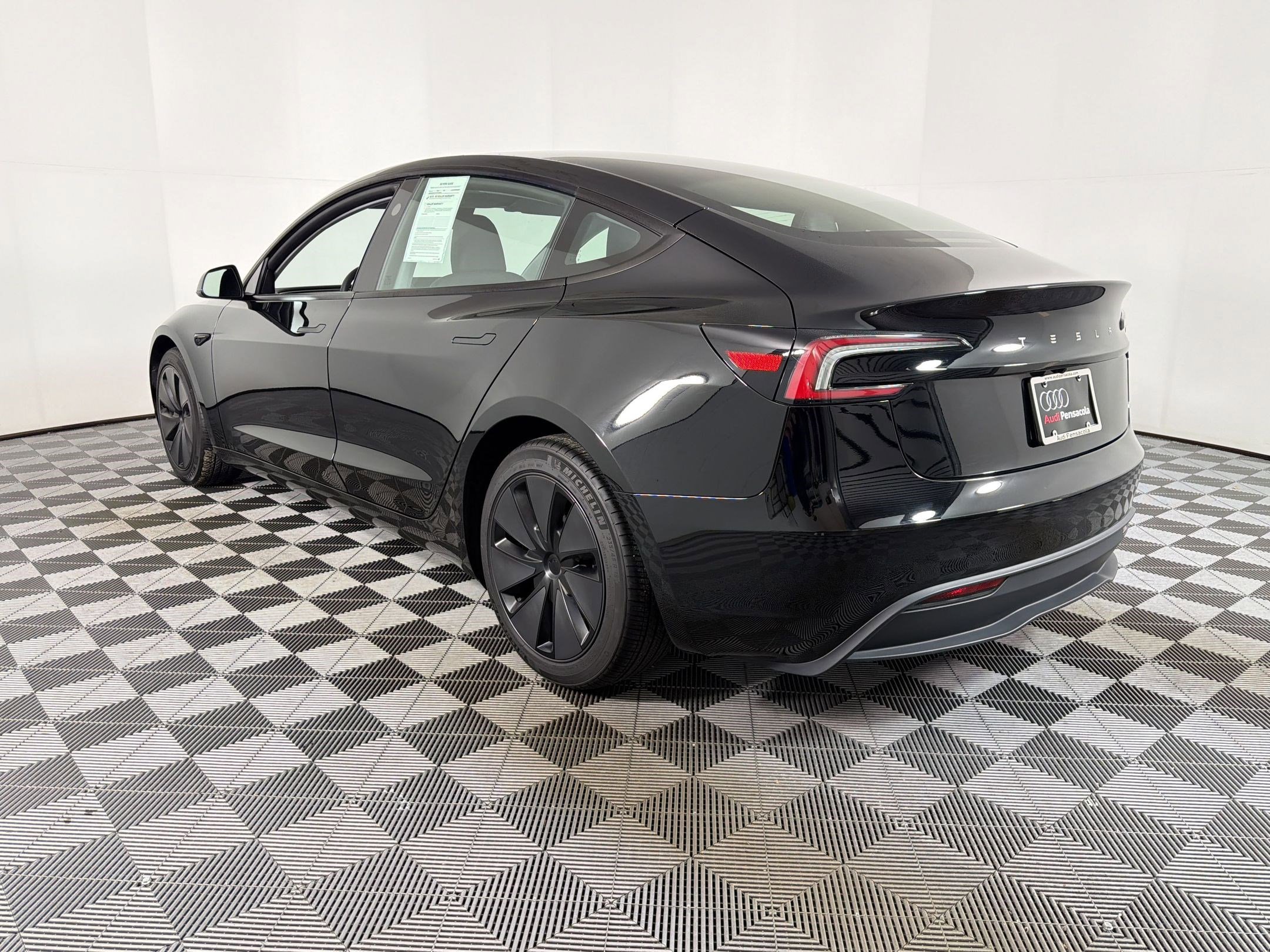 Used 2024 Tesla Model 3 image 2