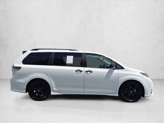 Used 2020 Toyota Sienna SE w/ SE Preferred Package FWD image 5