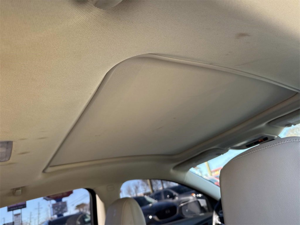 Used 2020 Chevrolet Malibu Premier image 12