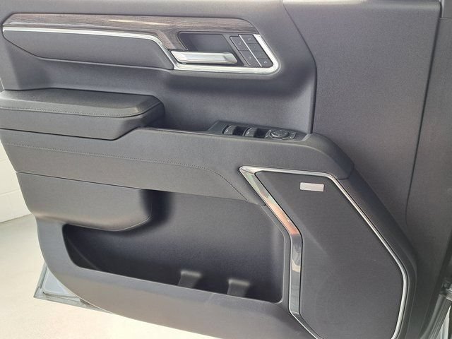 Used 2023 Chevrolet Silverado 1500 LTZ AWD/4WD image 22