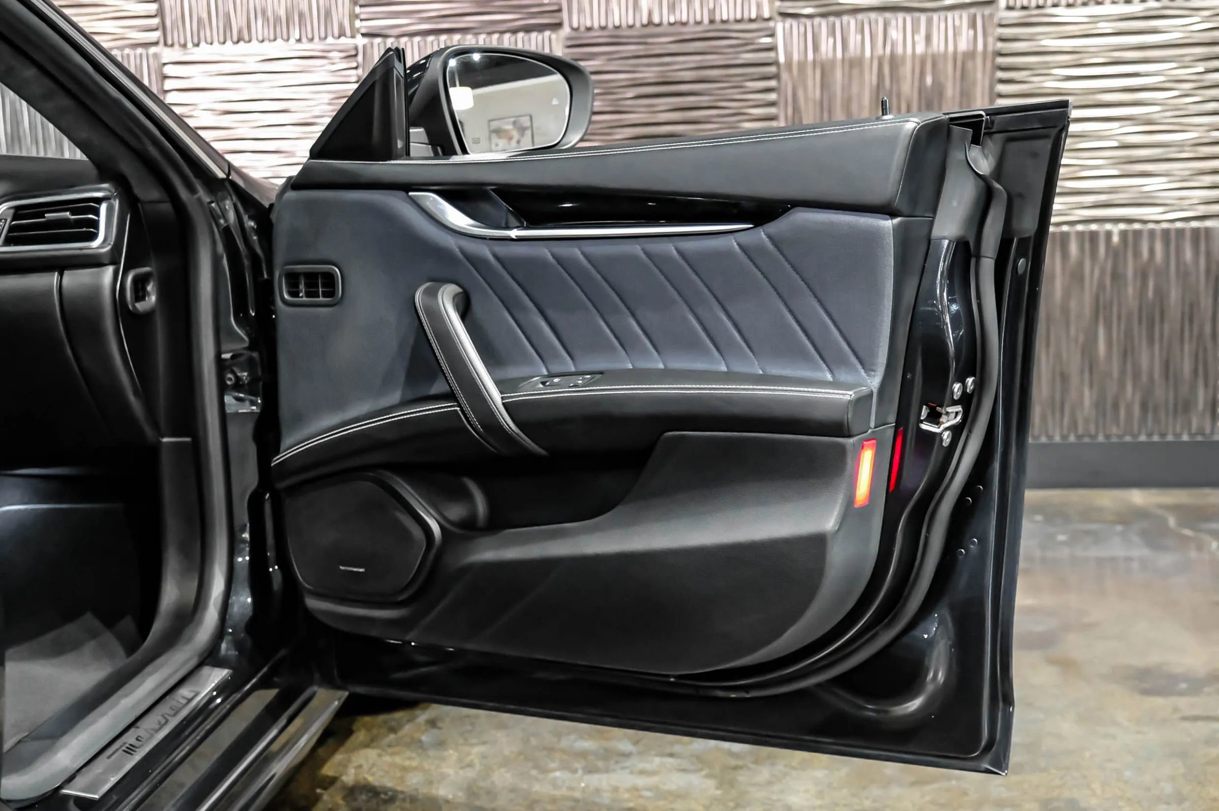 Used 2019 Maserati Ghibli S GranLusso AWD/4WD image 52