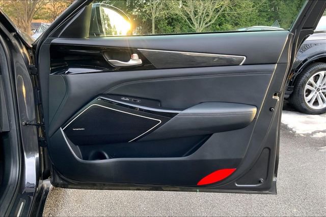 Used 2018 Kia Cadenza Limited image 21