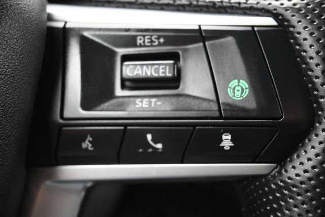 Used 2025 Mitsubishi Outlander SE FWD image 23
