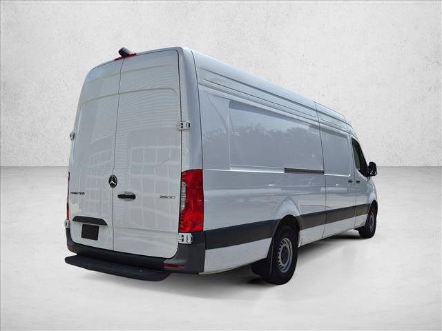 Used 2025 Mercedes-Benz Sprinter 2500 image 5