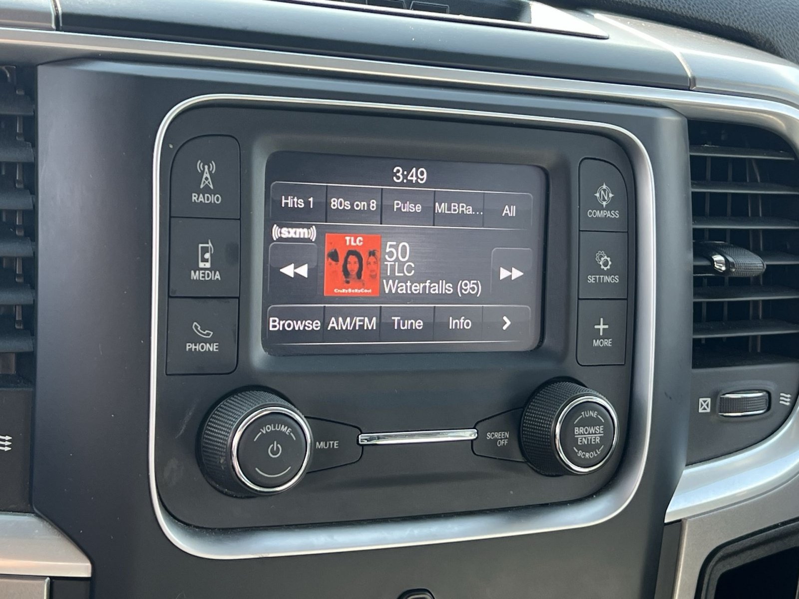 Used 2024 RAM 1500 Classic SLT AWD/4WD image 18