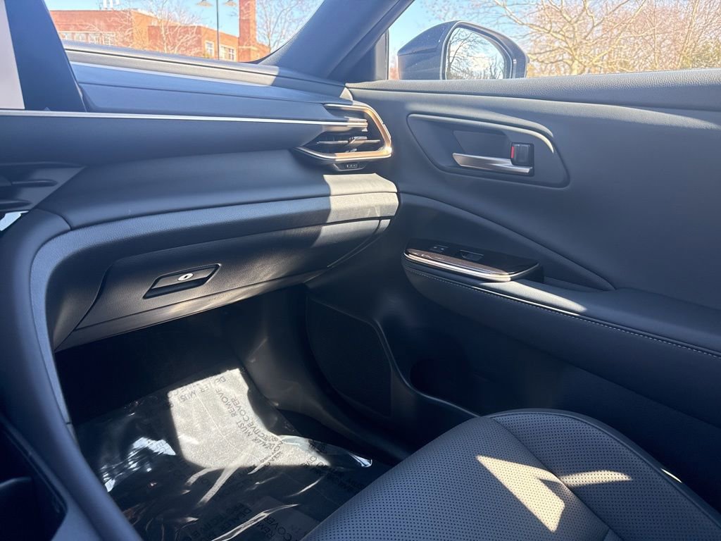 Used 2025 Toyota Crown Signia XLE image 22