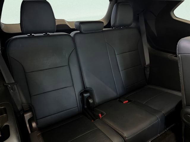 Certified 2025 Buick Enclave Sport Touring AWD/4WD image 12