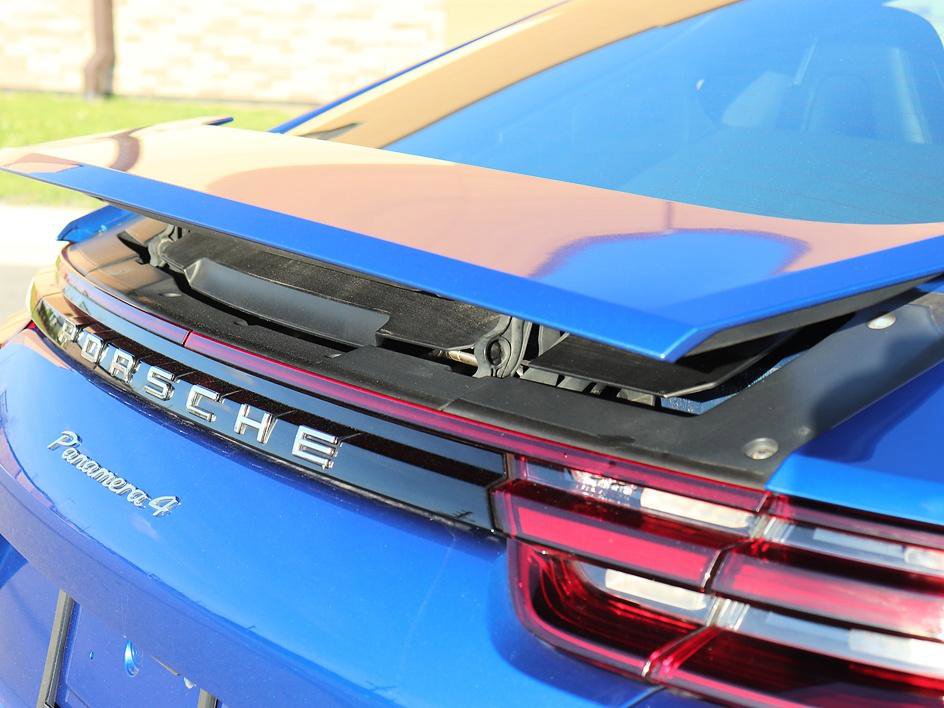 Used 2017 Porsche Panamera 4 image 13