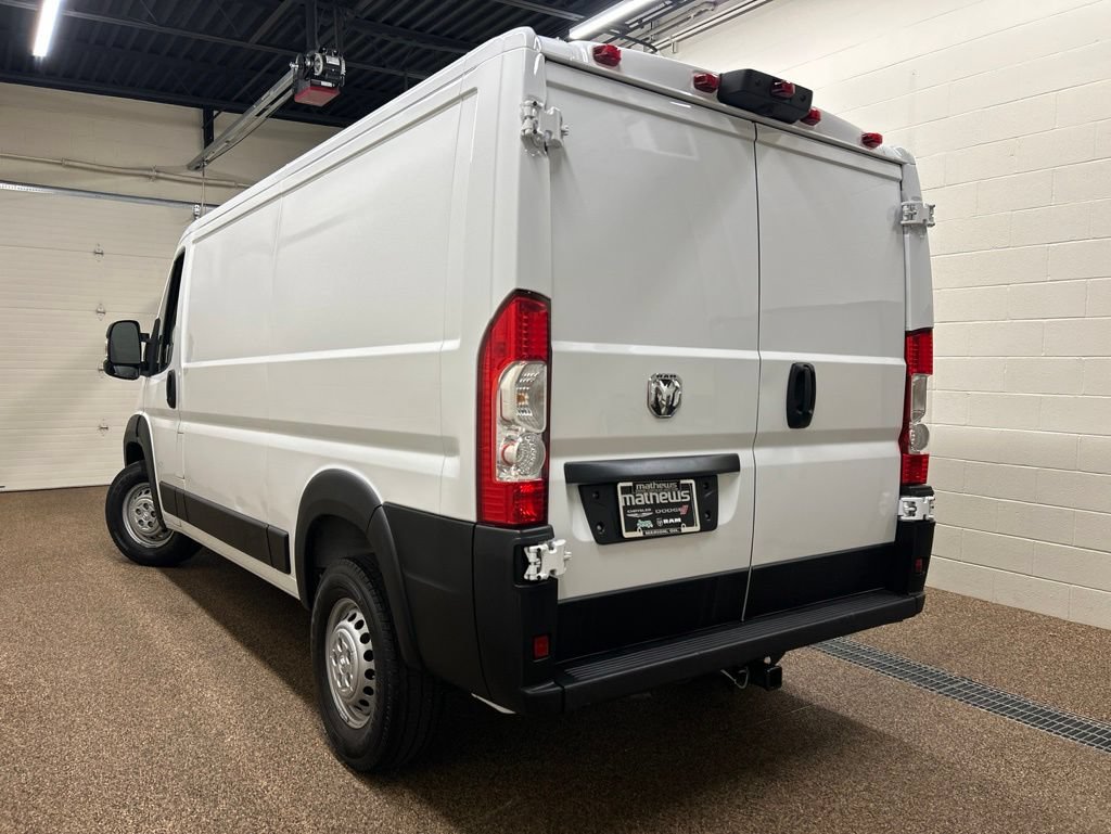 Used 2025 RAM ProMaster 2500 w/ Convenience Group FWD image 4