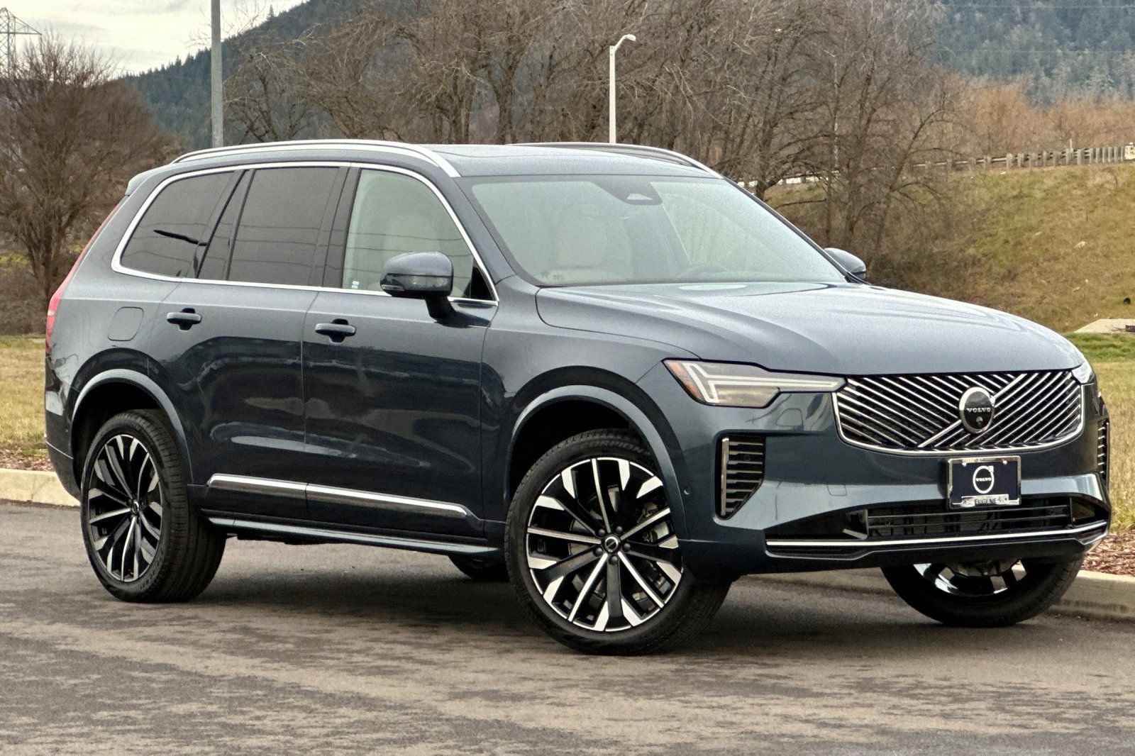 New 2026 Volvo XC90 B6 Plus w/ Protection Package Premier