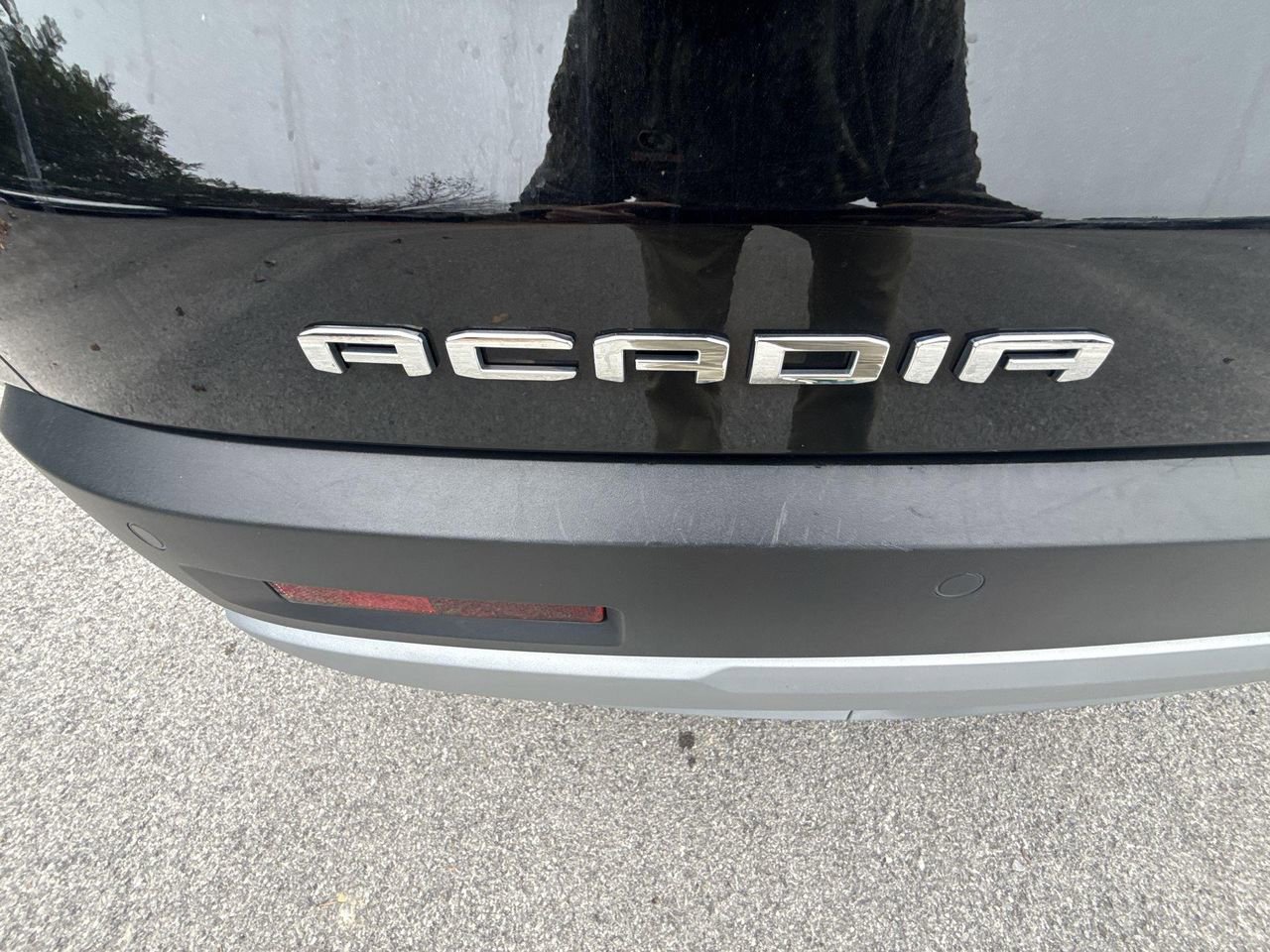 Certified 2023 GMC Acadia SLE w/ Driver Convenience Package image 35