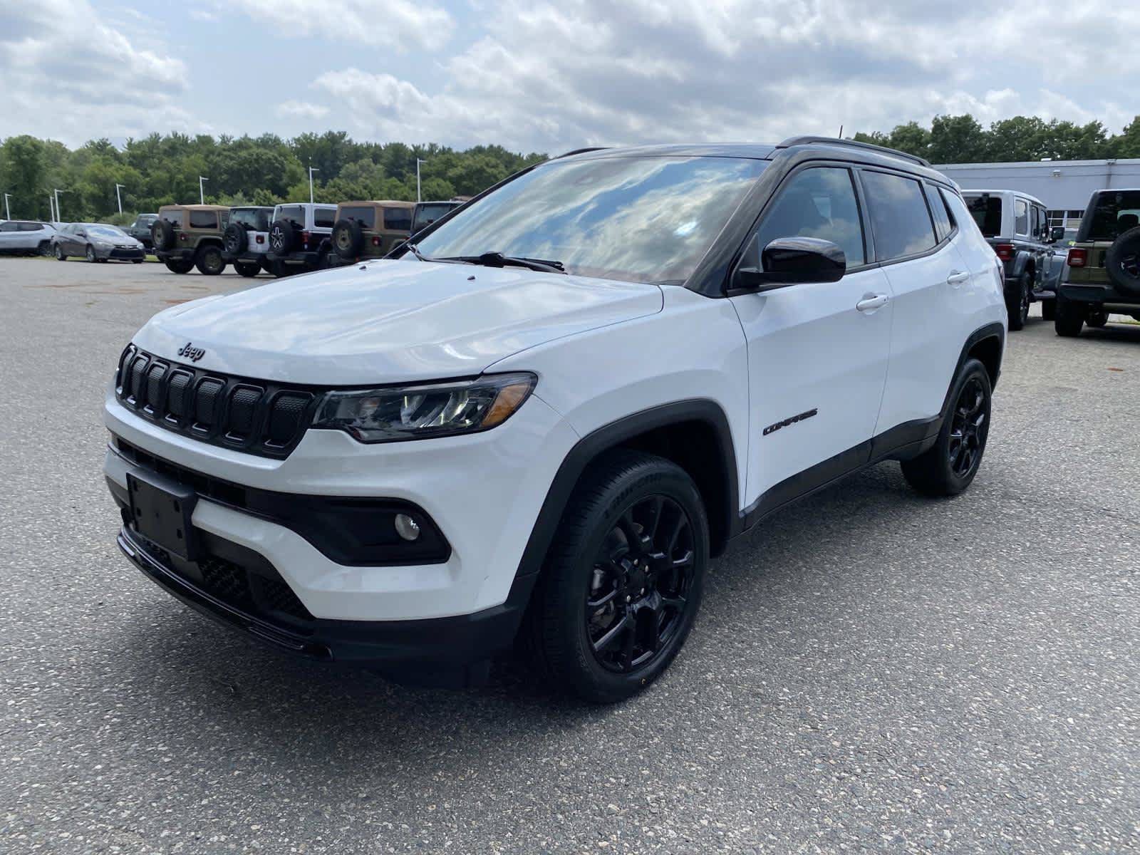 Certified 2022 Jeep Compass Latitude w/ Sun and Sound Group AWD/4WD image 8