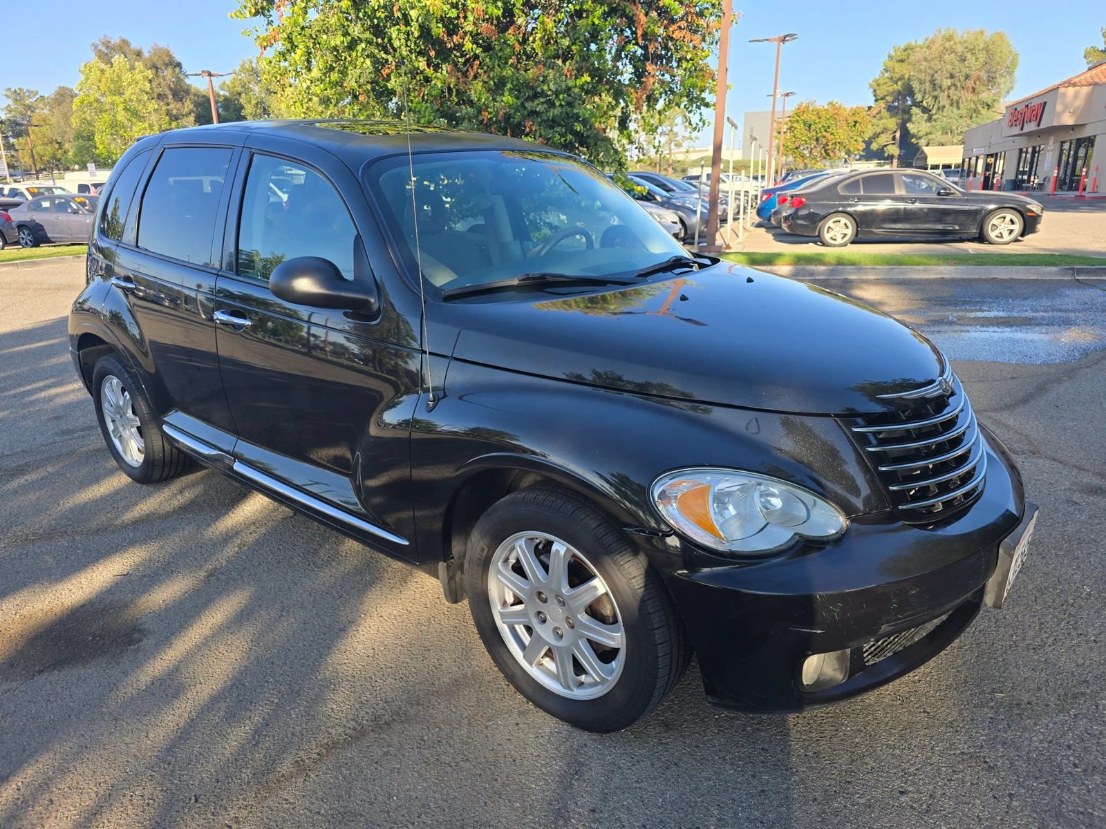 Used 2010 Chrysler PT Cruiser w/ Convenience Group FWD image 3