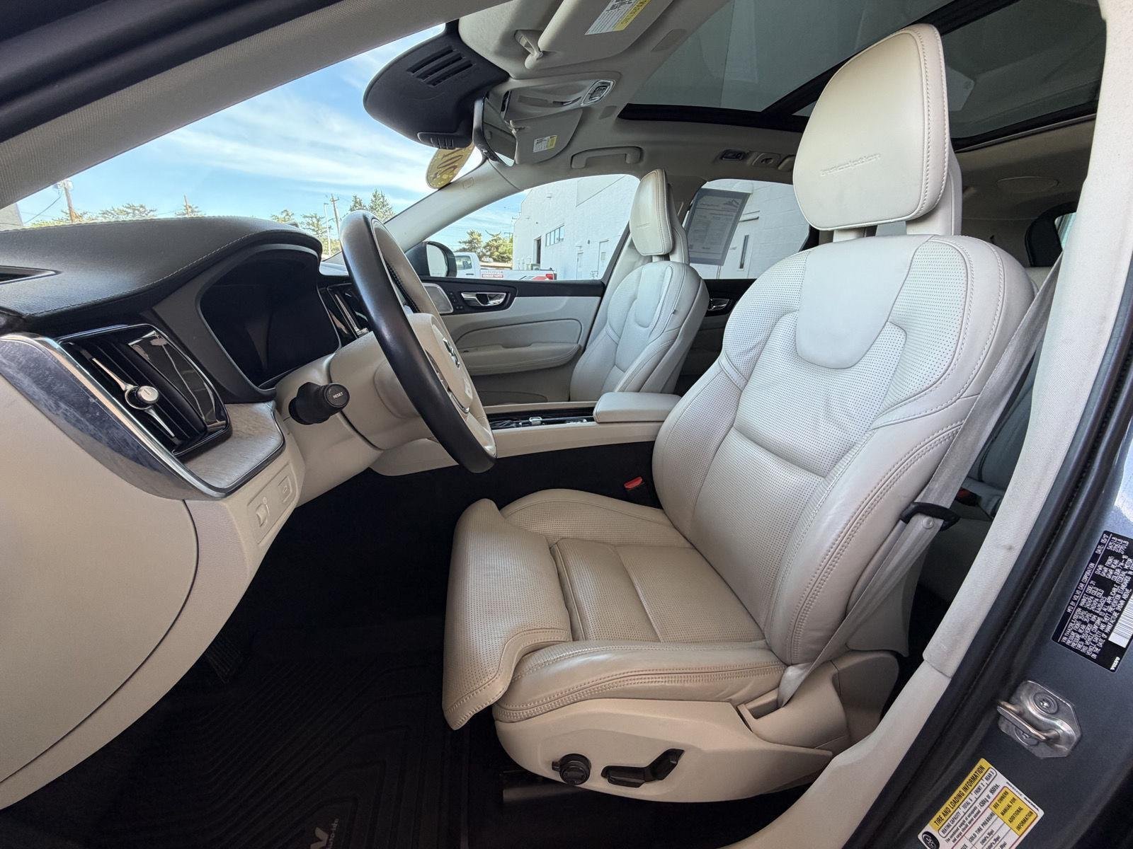 Used 2018 Volvo XC60 T6 Inscription w/ Luxury Seat Package AWD/4WD image 16