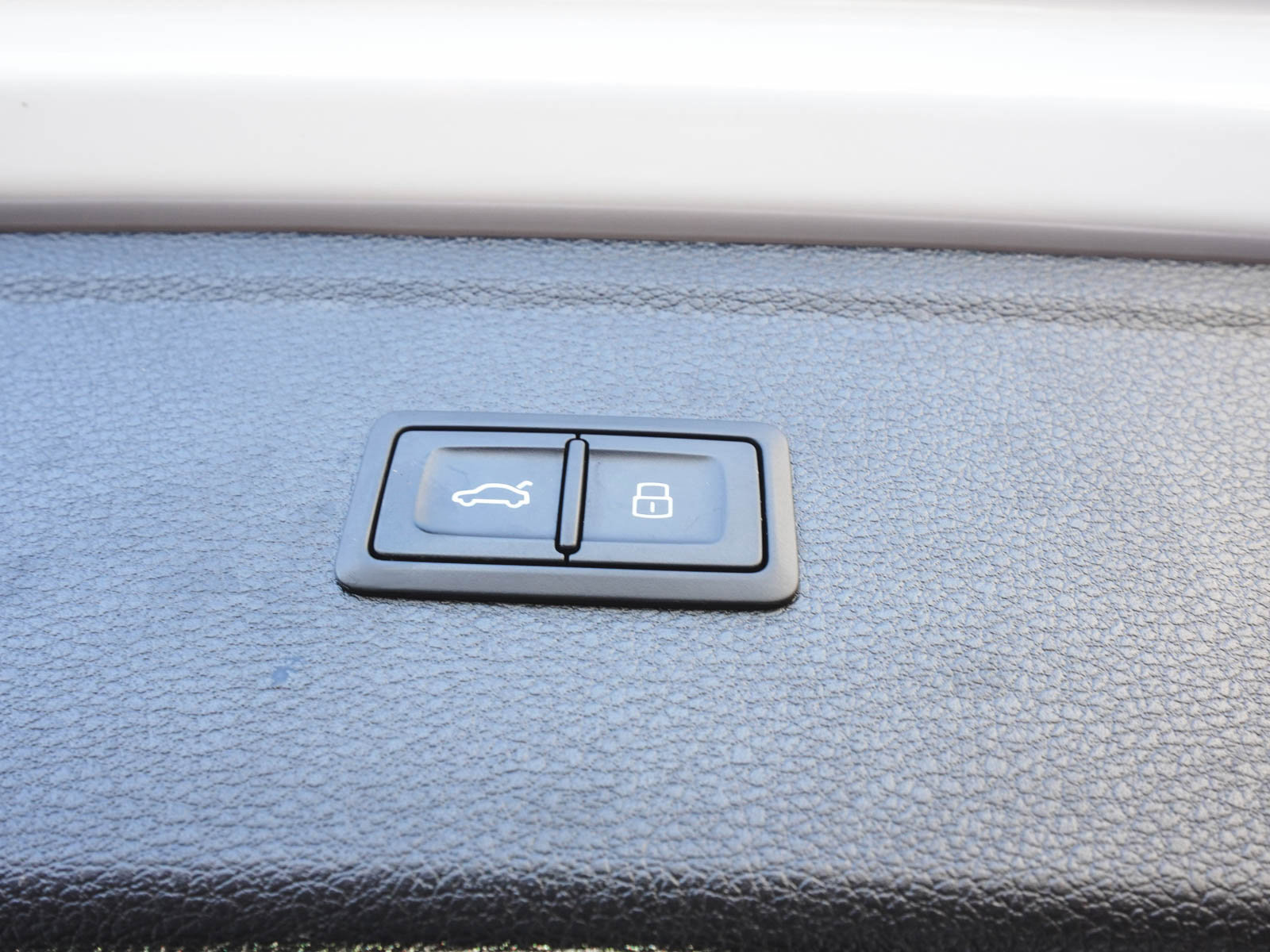 Used 2023 Audi SQ5 Premium Plus w/ Premium Plus Package image 43