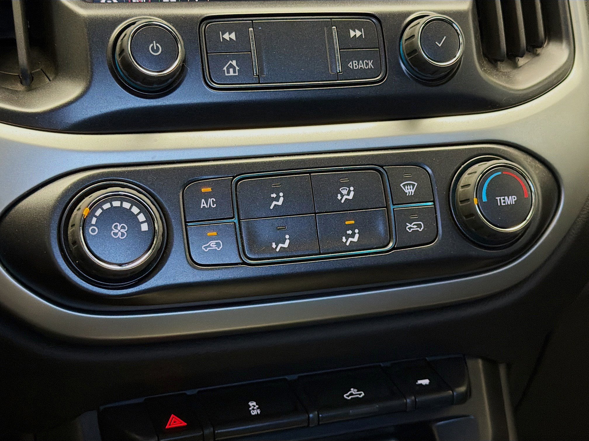 Used 2022 Chevrolet Colorado LT AWD/4WD image 10