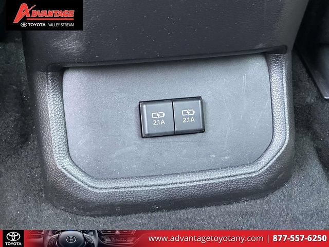 Certified 2021 Toyota Highlander XLE AWD/4WD image 16