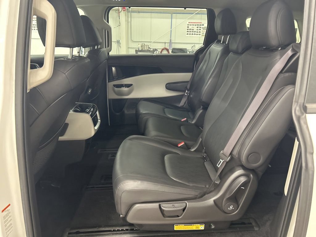 Certified 2023 Kia Carnival EX FWD image 20